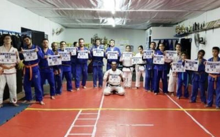 Atletas de judô de Coxim embarcam para competição em Minas Gerais