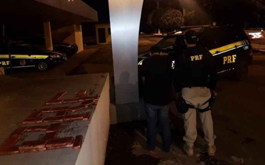 Com crachá e tudo: Traficante se ‘disfarça’ de trabalhador e é preso com maconha
