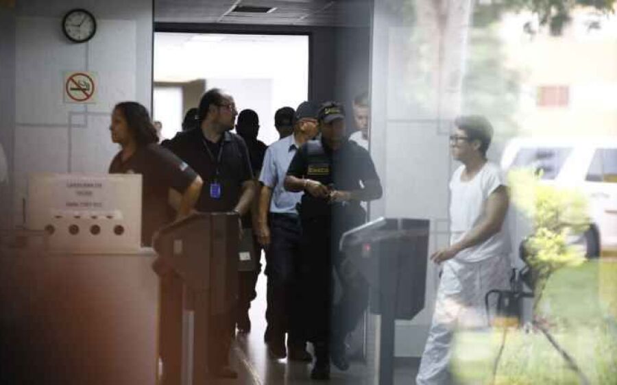 Diretor do Hospital Regional é levado pelo Gaeco para prestar depoimento