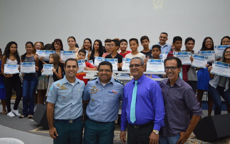 PM em parceria com a Igreja ADNA e prefeitura de Coxim formam  alunos do curso de informática 