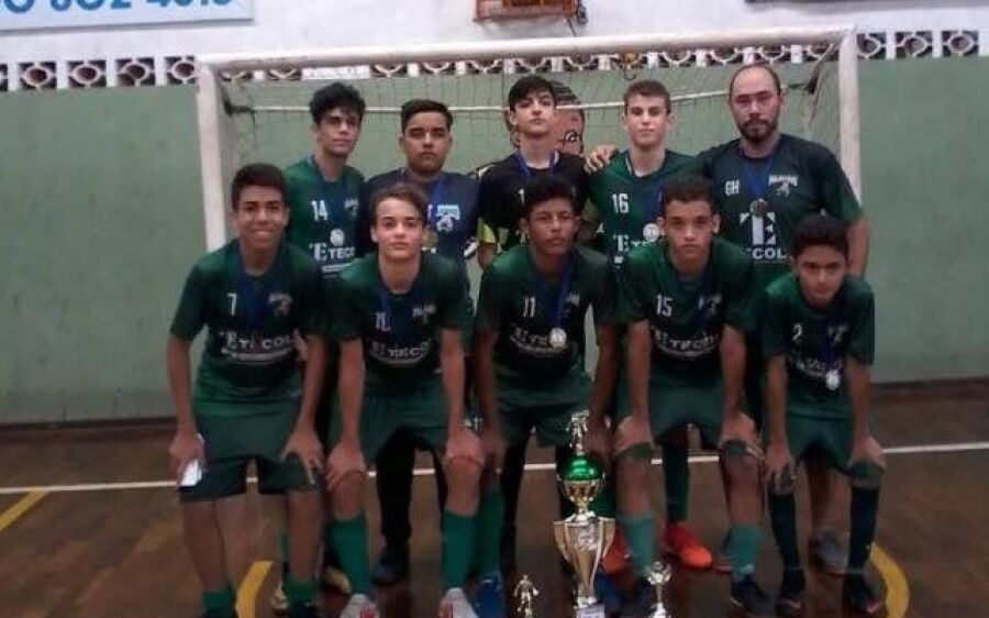 Escolinha Pelezinho faz peneirada em busca de novos talentos no futsal