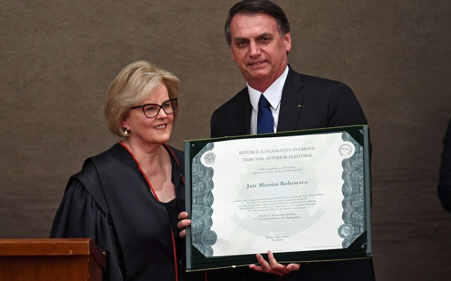 Em diplomação, Bolsonaro pede  confiança daqueles que não votaram nele