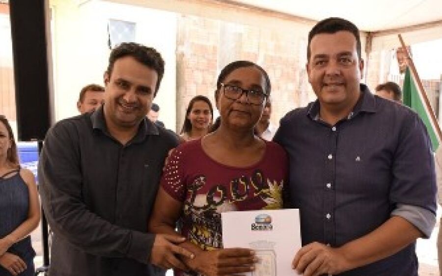 Ezequiel diz que Lote Urbanizado é avanço social e parabeniza  prefeito por doação de kits
