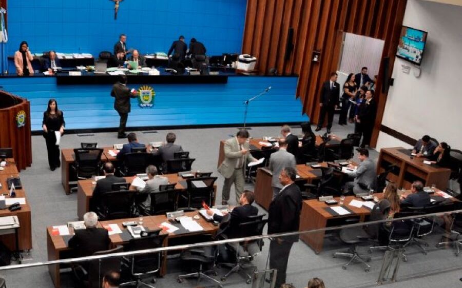 Assembleia aprova reajuste no salário do governador, vice e secretários