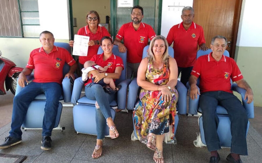 Lions Clube de Rio Verde faz doação de poltronas ao Hospital Municipal Paulino Alves da Cunha