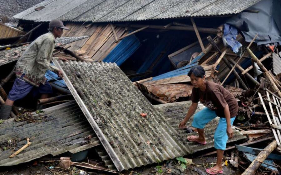 Indonésia registra 373 mortos após tsunami