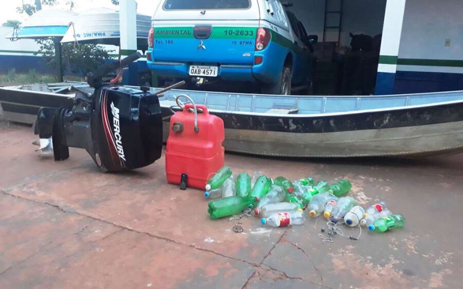 PMA surpreende infratores pescando com tocas ninja e apreende barco,  motor, petrechos ilegais e cel