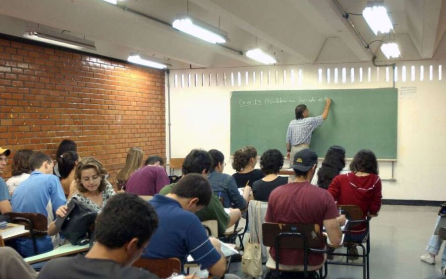 Ministério da Educação adia inscrições do ProUni e do Fies