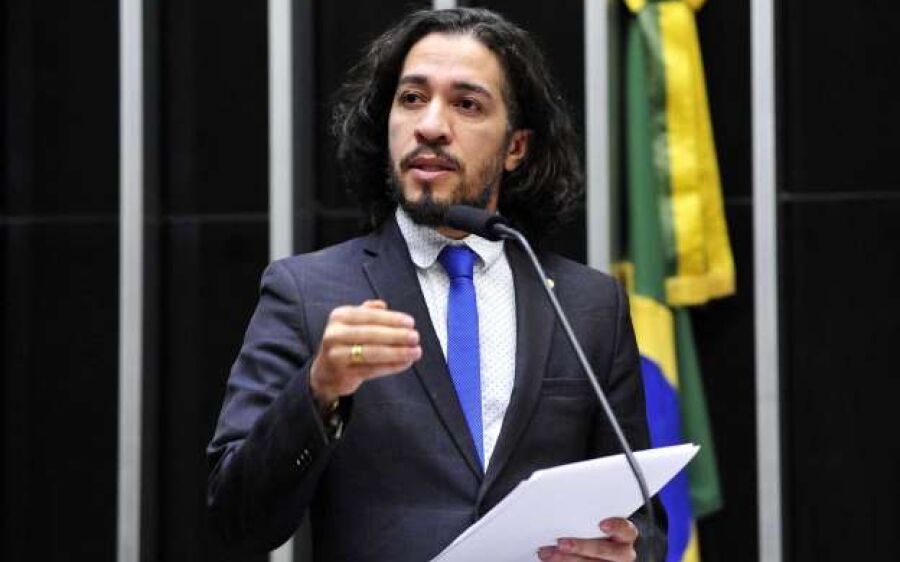 Câmara publica renúncia do deputado Jean Wyllys e convoca suplente