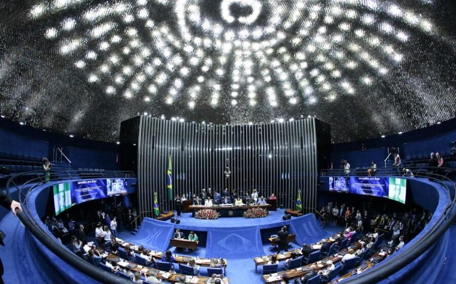 Novos senadores tomam posse hoje e Casa elege novo presidente