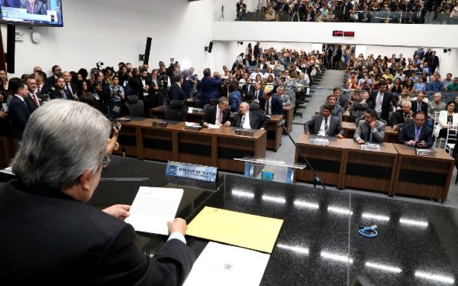 Deputados estaduais tomam posse e iniciam 11ª Legislatura