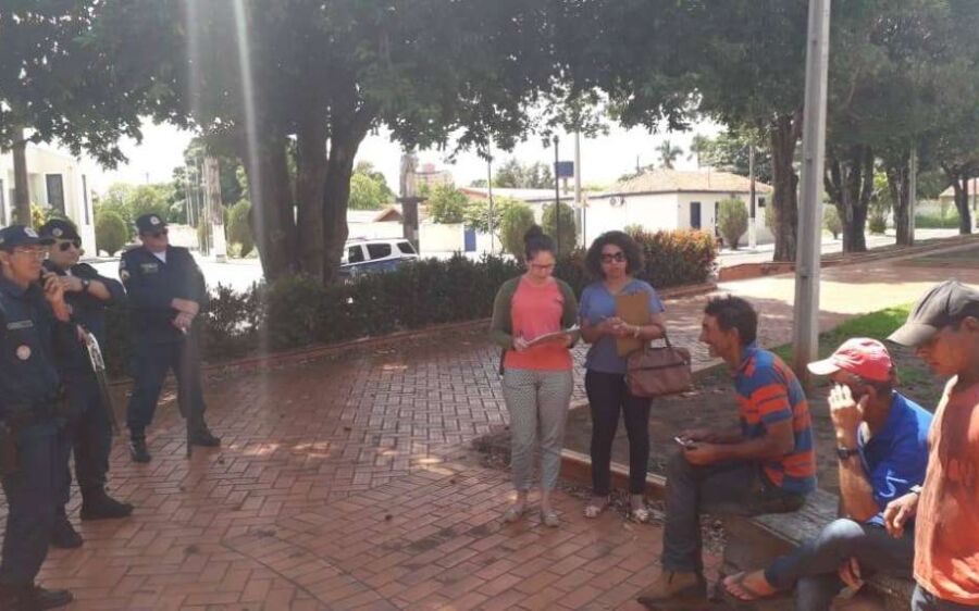 PM e Creas realizam operação para orientação de moradores de rua e andarilhos