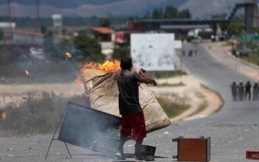 Defesa anuncia acordo para evitar confrontos na fronteira com a Venezuela