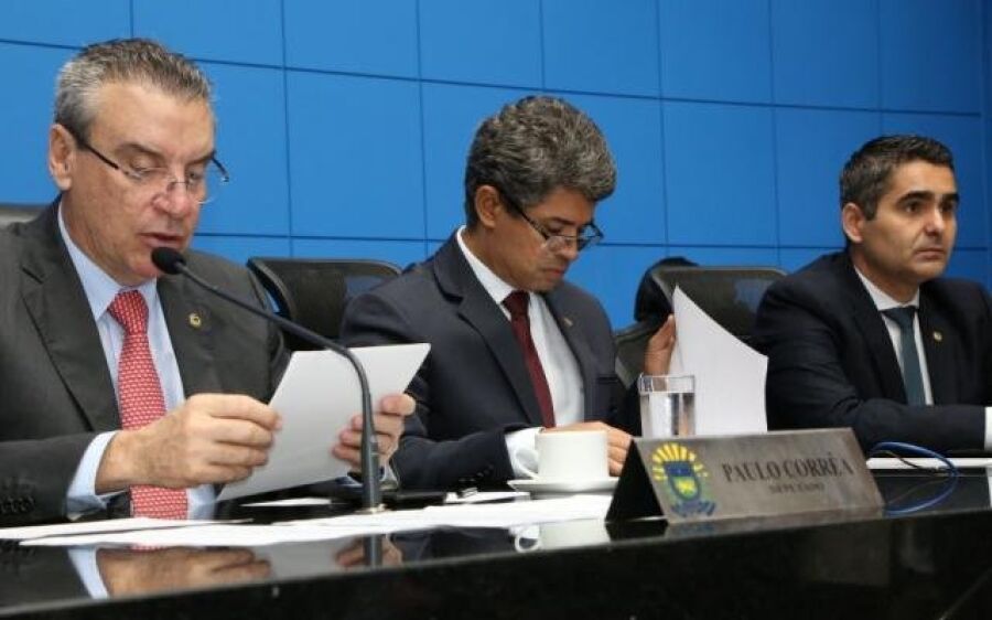 Aprovado aval para governo  parcelar dívidas com Receita Federal