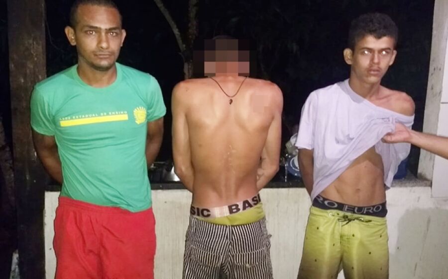 Trio é preso com arma e drogas em chácara após roubo de mercearia na Vila Bela, em Coxim 