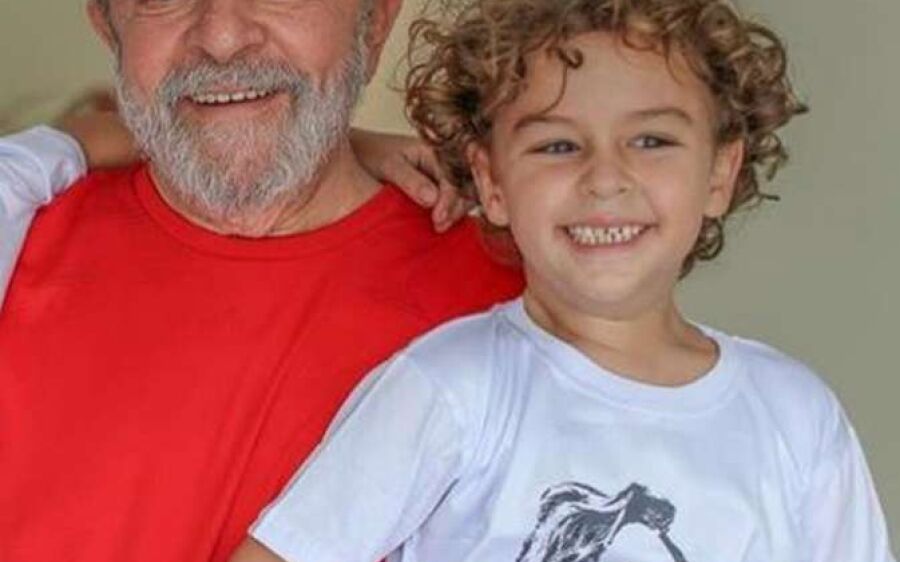 Defesa de Lula pede à Justiça que autorize saída do ex-presidente da prisão para enterro do neto