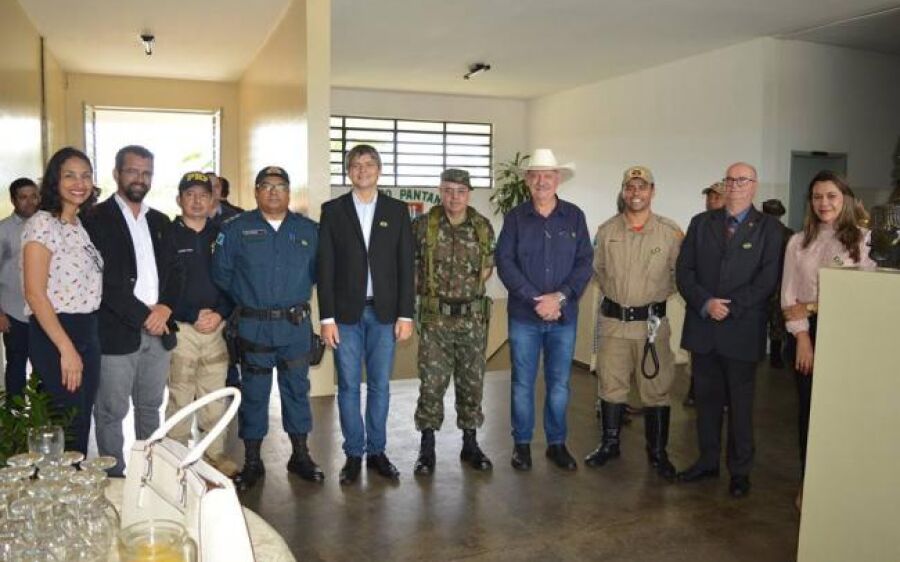Autoridades participam de solenidade de incorporação de novos integrantes do 47º BI