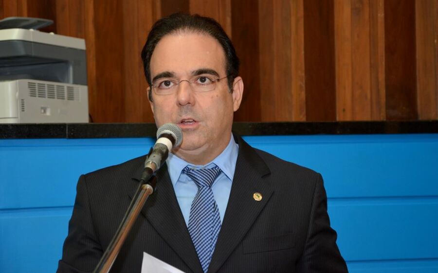 Cobrança da taxa de religação de água e luz em caso de corte pode ser vetada