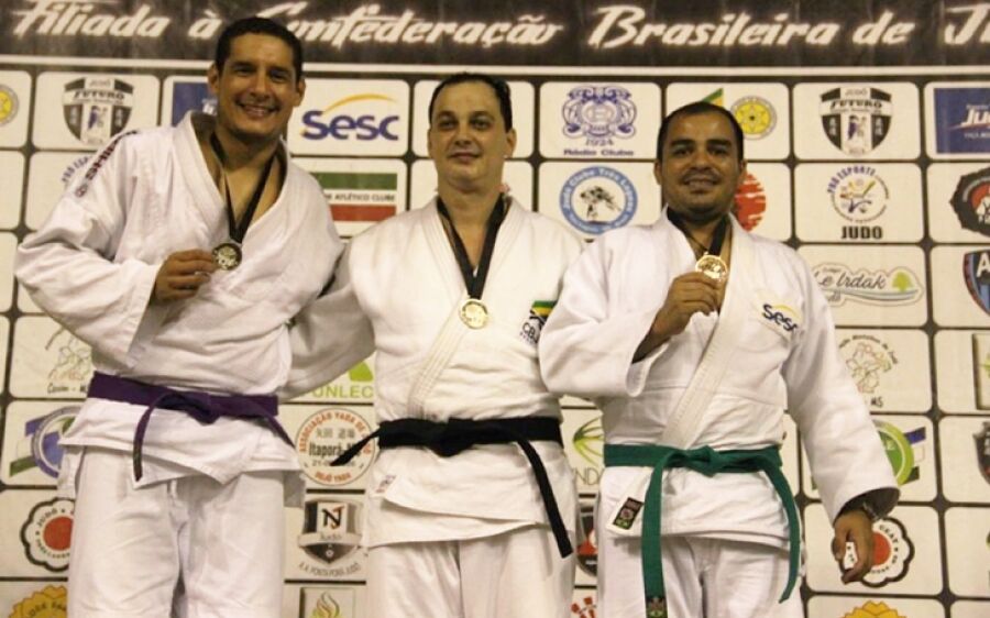 Advogado coxinense é  campeão estadual do  Torneio início de Judô 2019