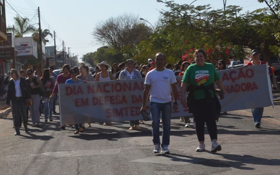 “Marcha contra a reforma da Previdência” causa suspensão de aulas em Coxim 
