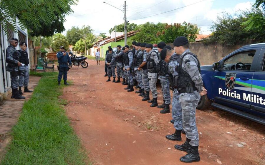 Policiais Militares escoltam sargento e realizam homenagem por transferência para reserva