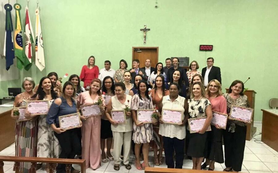 Em homenagem ao mês das Mulheres, Vereadores de Rio Verde entregam certificado 'Mulher Destaque'