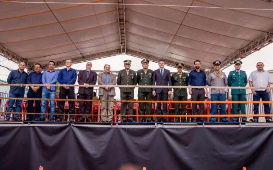 Prefeito Aluizio agradece envolvimento de entidades e instituições no desfile