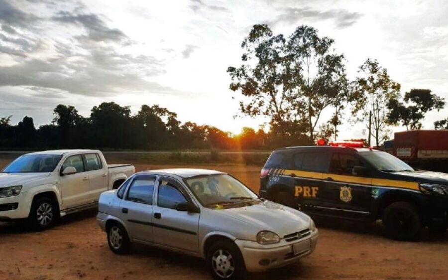 PRF recupera veículo roubado e prende batedor em São Gabriel do Oeste/MS
