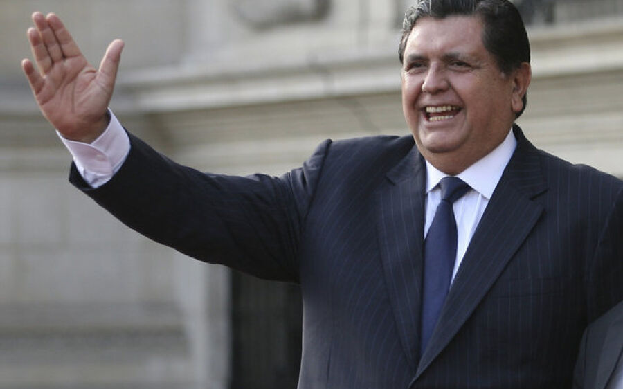 Ex-presidente do Peru morre após dar tiro na cabeça ao ser preso