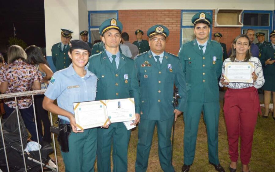 Policiais militares, Bombeiro e funcionária de Coxim recebem medalhas na Capital