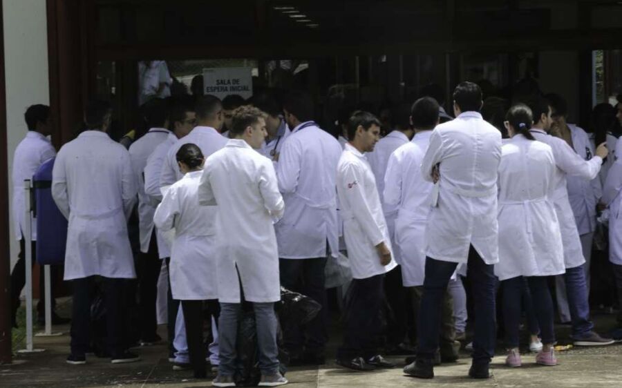 Novo Código de Ética Médica entra  em vigor na próxima terça-feira