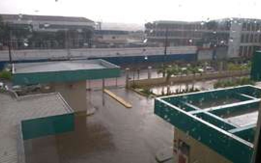 Porteiro da Santa Casa é atingido por raio durante chuva em Campo Grande