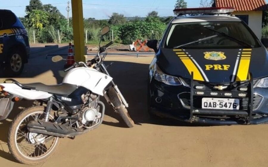 PRF prende dois homens e recupera motocicleta furtada em Coxim/MS