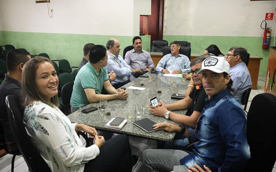 Vereadores se reúnem com  Gerentes Bancários e proprietário da Casa Lotérica de Rio Verde