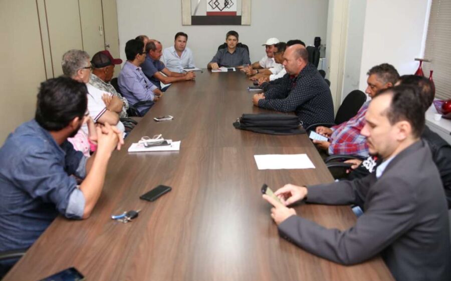 Prefeito e vereadores definem  reajuste de servidores para 2019