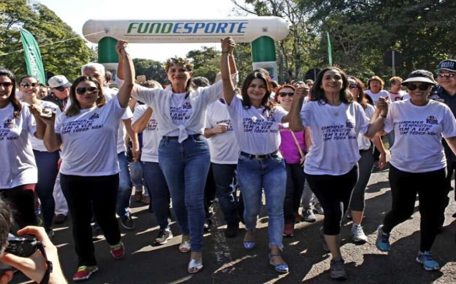 Caminhada mobiliza população pelo fim do feminicídio em Mato Grosso do Sul