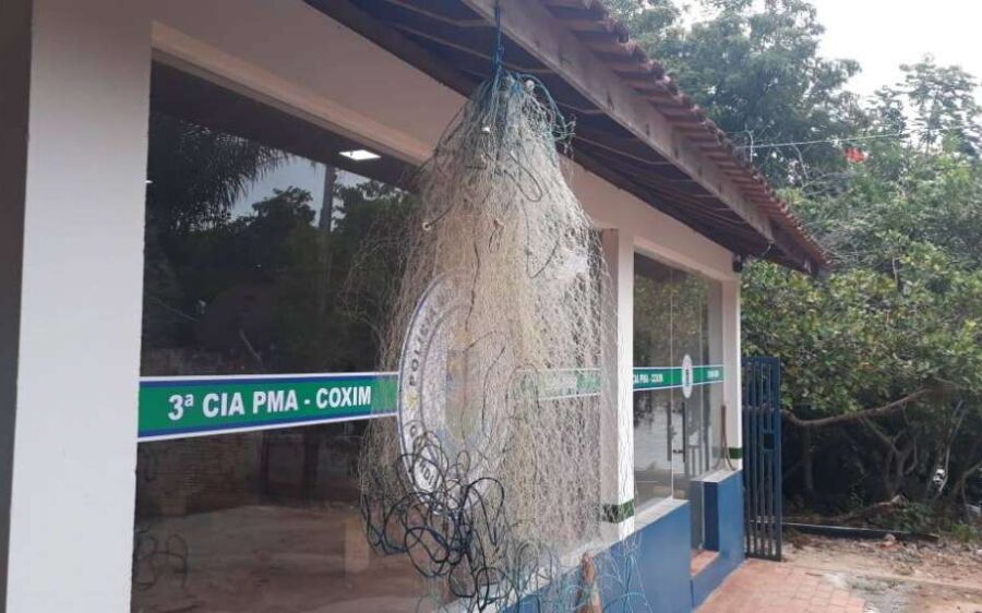 PMA usa drone e surpreende pescadores fazendo arrastão com rede de pesca no rio Taquari