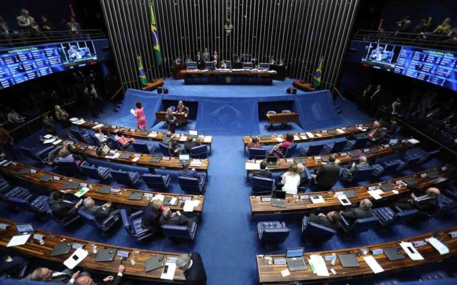 Comissão do Senado aprova projeto que antecipa feriados para segunda-feira