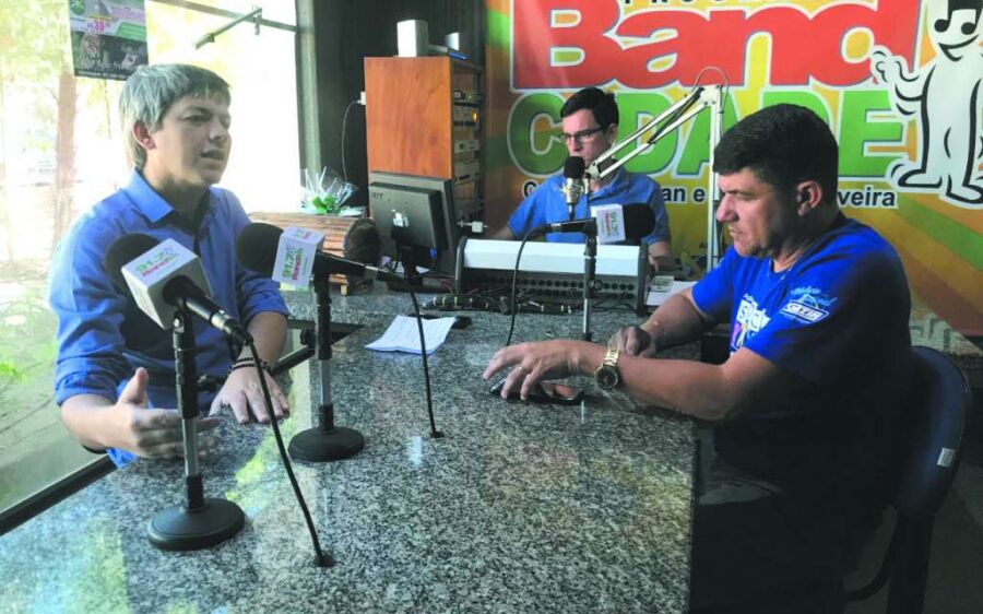 Aluizio esclarece fatos nas rádios e reafirma compromisso com CoximAluizio esclarece fatos nas rádio