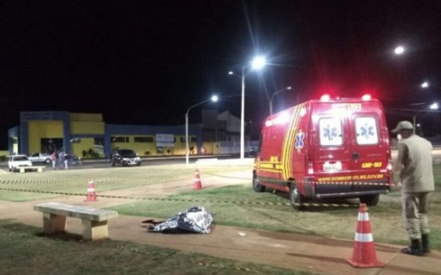 Jovem é morta a golpes de canivete pelo namorado em Costa Rica
