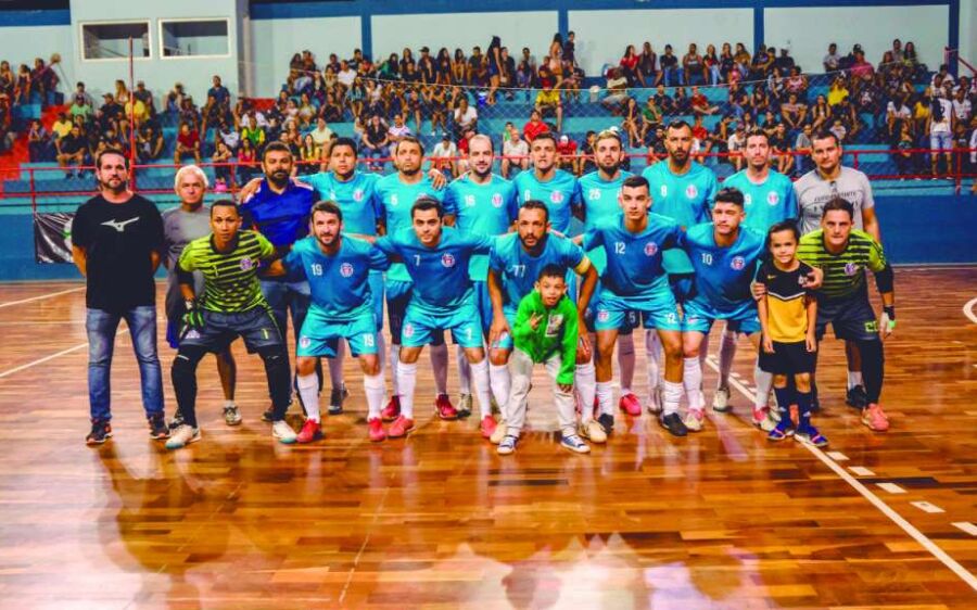 Seleção de Coxim goleia e avança na Copa Morena de futsal