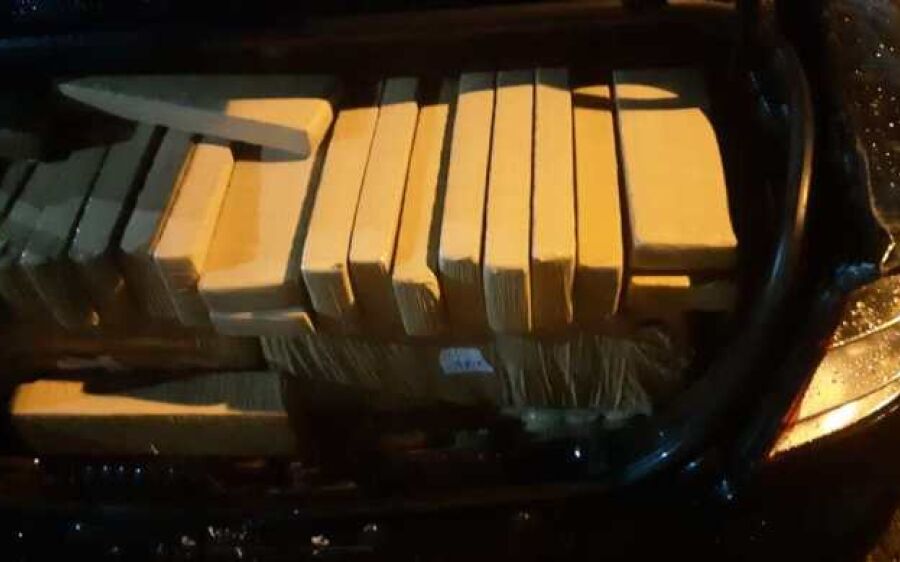 PRF apreende 348 Kg de maconha após tentativa de fuga na BR-163