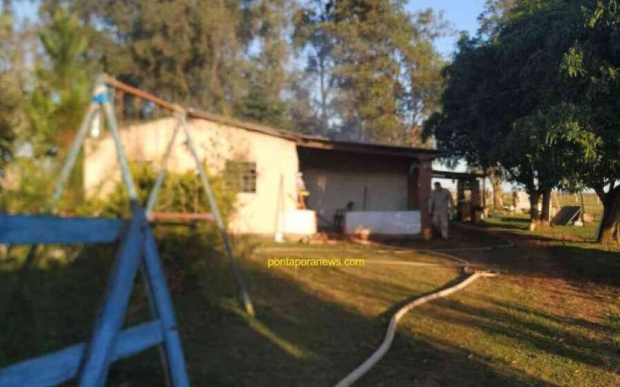 Feminicídio: Mulher é carbonizada e tem corpo em chamas encontrado pela filha