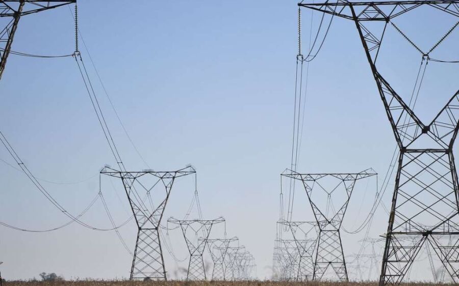 Aneel define bandeira amarela nas contas de energia de julho