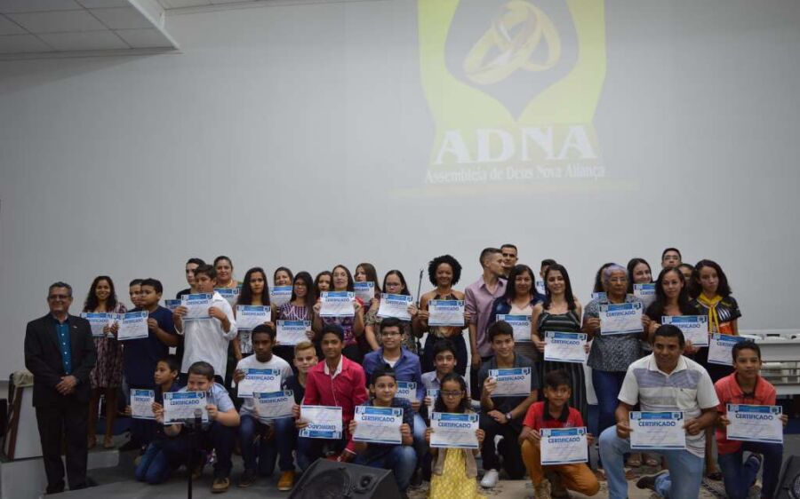 PM em parceria com prefeitura de Coxim e Igreja Adna forma alunos do Curso de Informática