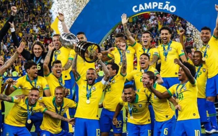 Com um jogador a menos, Brasil é campeão da América do Sul