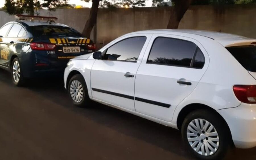 PRF apreende em São Gabriel do Oeste carro adulterado