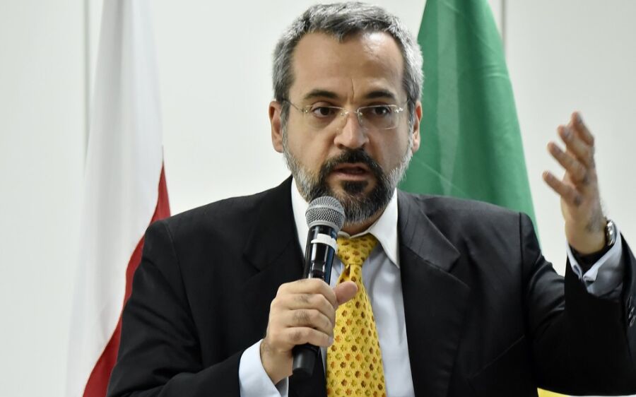 MEC pretende implantar no país 108 escolas cívico-militares até 2023