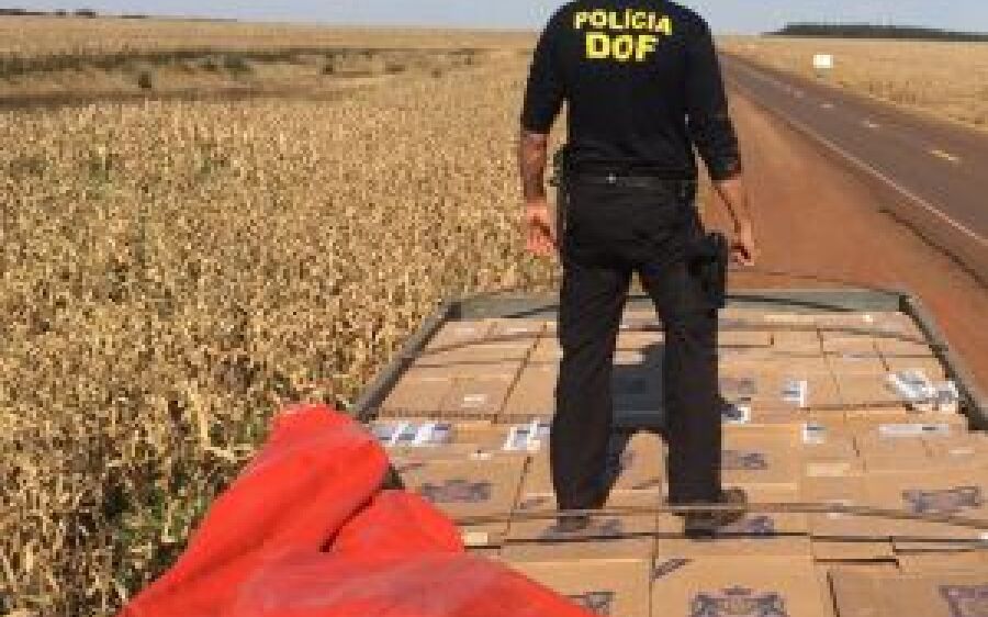 Caminhão é apreendido com 20 mil pacotes de cigarros contrabandeados
