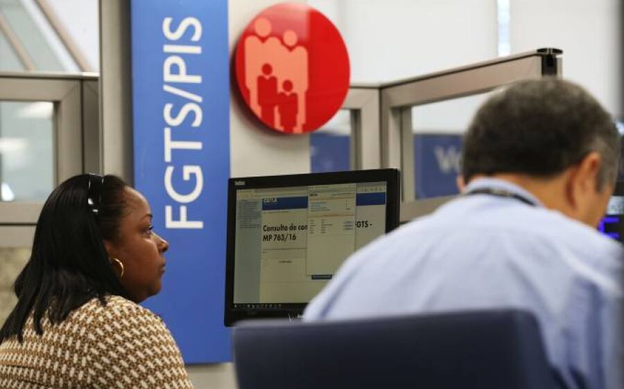 Caixa e BB começam a pagar as cotas do PIS/Pasep